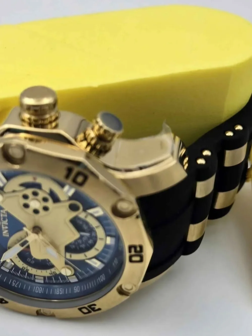 Invicta Pro Diver Scuba 23426 Men's 50mm Blue Dial Black Silicone Quartz Watch N